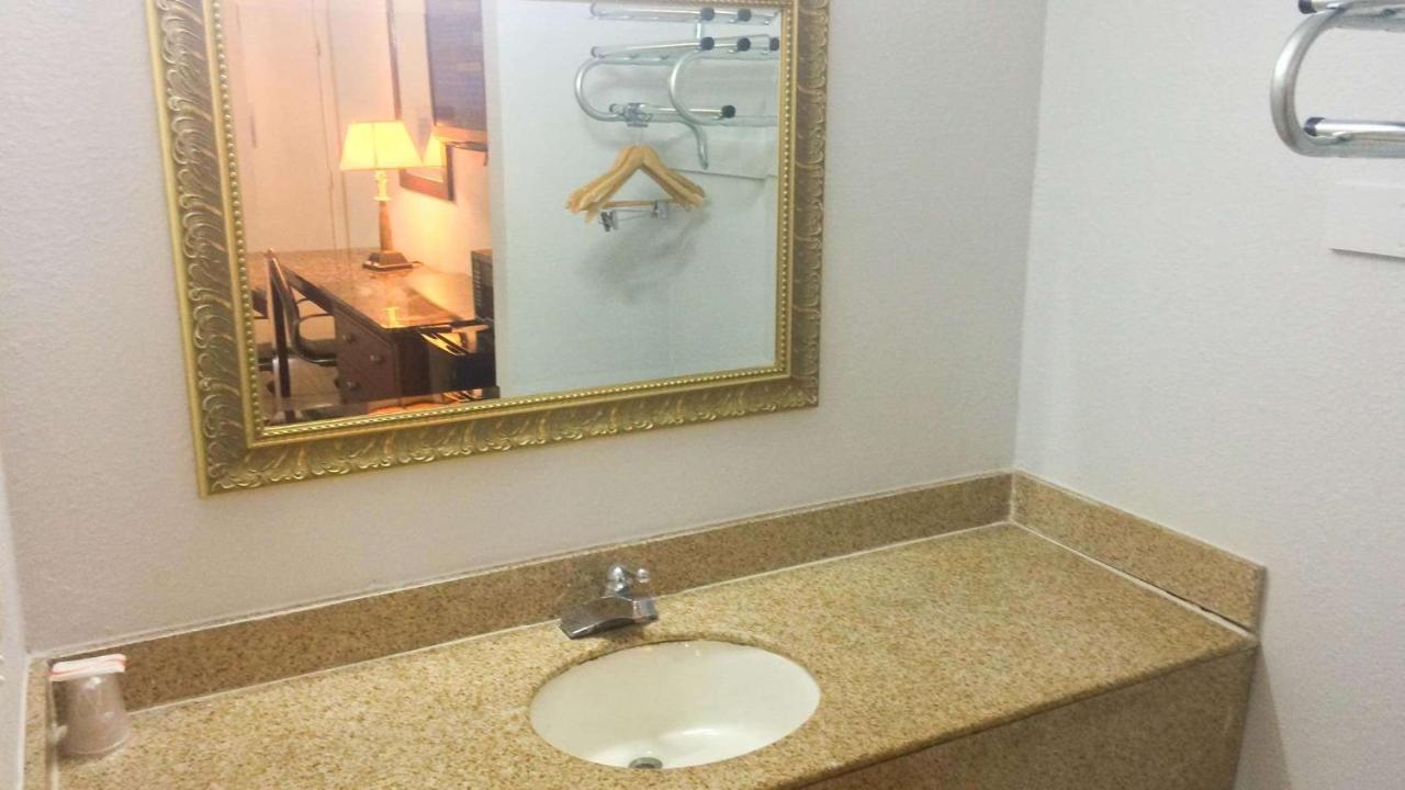 Motel 6 Newport News, Va - Fort Eustis المظهر الخارجي الصورة