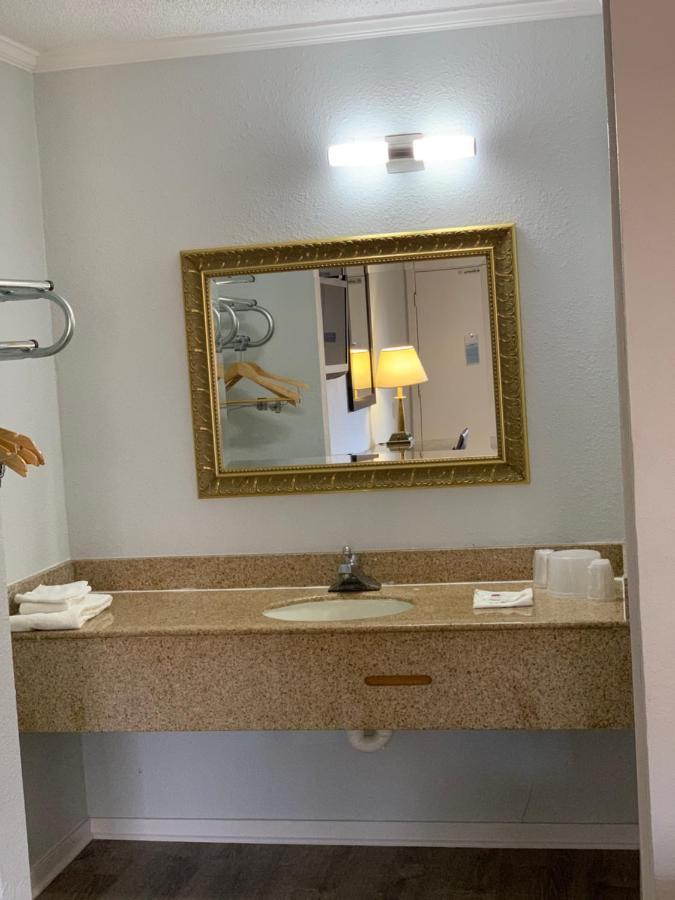 Motel 6 Newport News, Va - Fort Eustis المظهر الخارجي الصورة